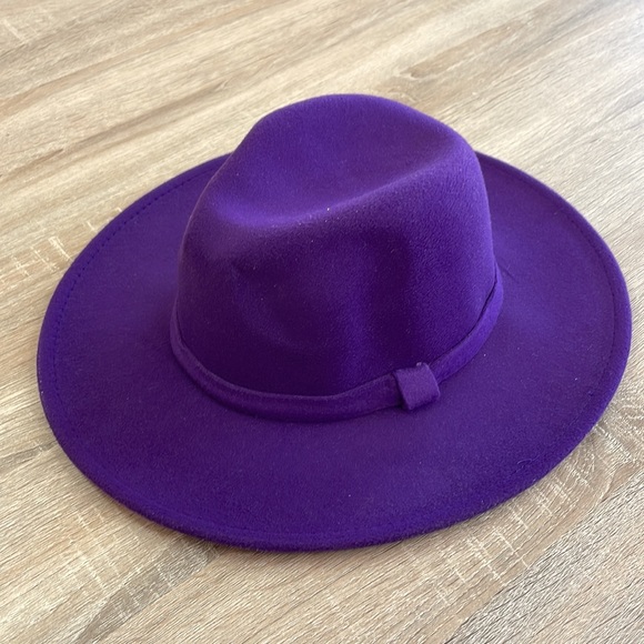 Fidora - Picture 2 of 2